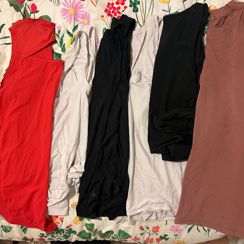 6x Lululemon Tank Tops